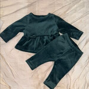 Velvet Baby Outfit in Dark Green
